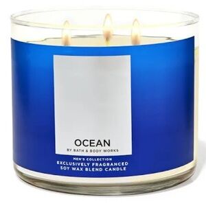 NWT Bath & Body Works Ocean Candle - Vibrant Blue